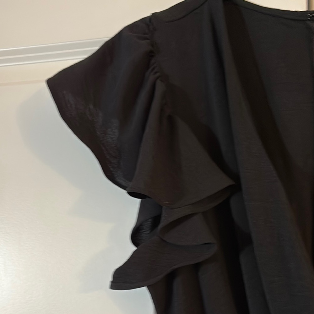 Elegant Black Ruffle Sleeve Romper - Picture 2 of 10